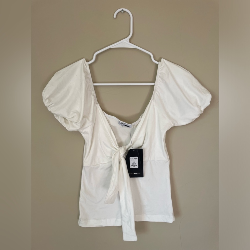 Fashion Nova coquette White Puff Sleeve Blouse with tie knot NWT size small